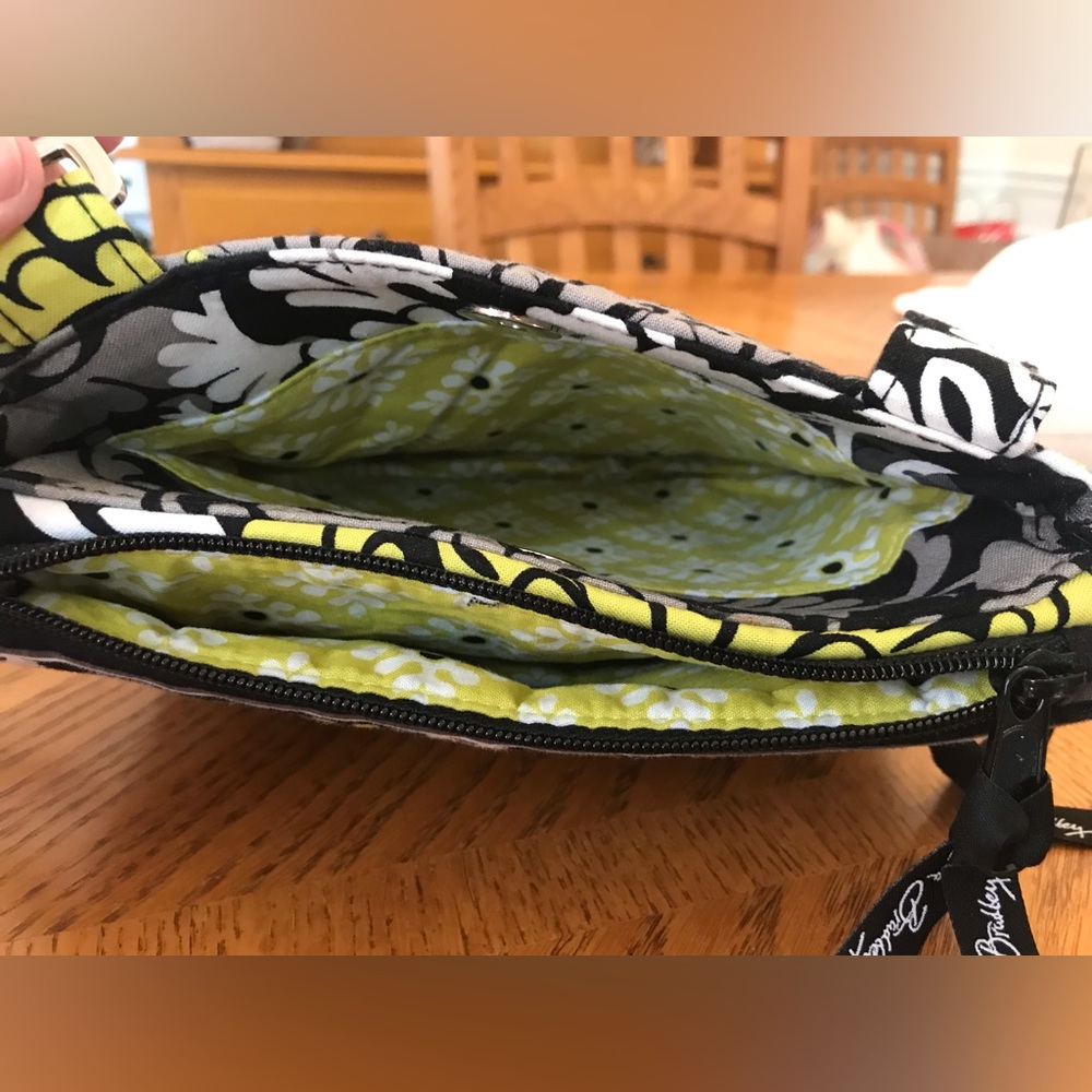 Vera Bradley crossbody in Baroque pattern. - Picture 5 of 7